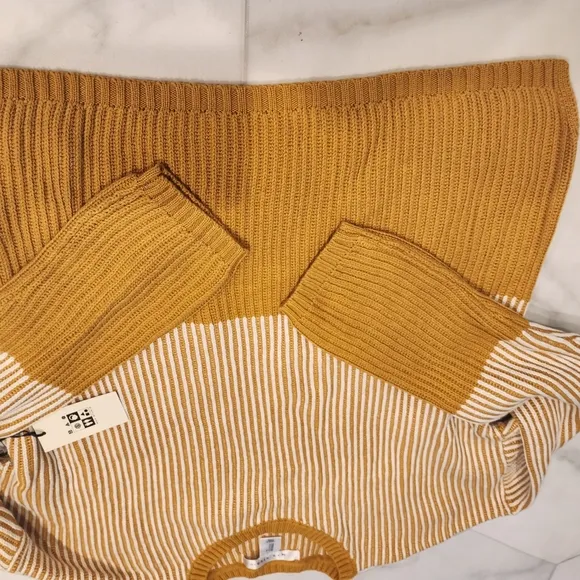 MAX STUDIO, WOMEN'S NWTO, size L mustard yellow ribbed long sleeve sweater