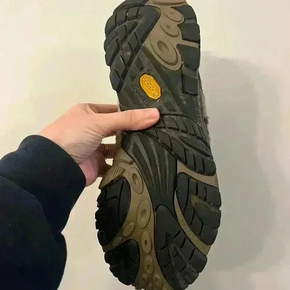 Men’s Moab vibram vented Merrell shoe-size 12