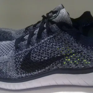 Men's Nike Shoes Size 10 Free Rn Flyknit 2018 White Black - 942838-101 New