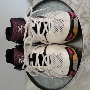 Mizuno wave tornado 9 athletic shoes womens size 10