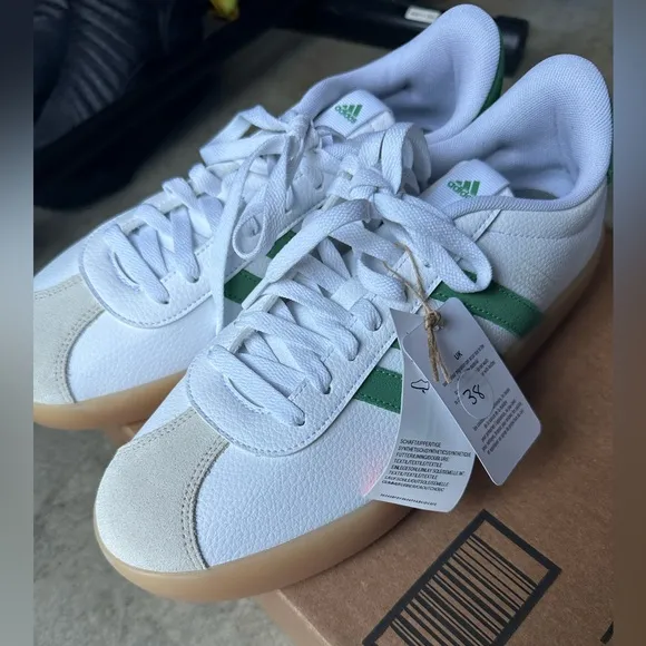 NEW Adidas VL COURT 3.0 SHOES in Cloud White/Green/Alumina, Size Men’s 10.5