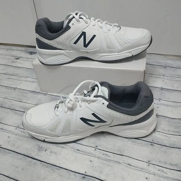 New Balance 519 MX519WG2 Mens SZ 8.5D White Logo Cross-Training Sneaker Shoes