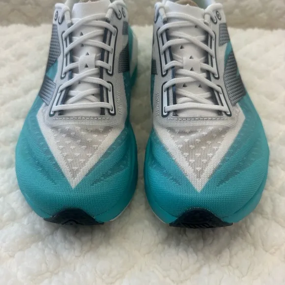New Balance FuelCell SC (SuperComp) Elite v4- NWT!  Size 9W in Cyber Jade/White
