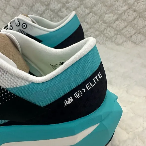 New Balance FuelCell SC (SuperComp) Elite v4- NWT!  Size 9W in Cyber Jade/White
