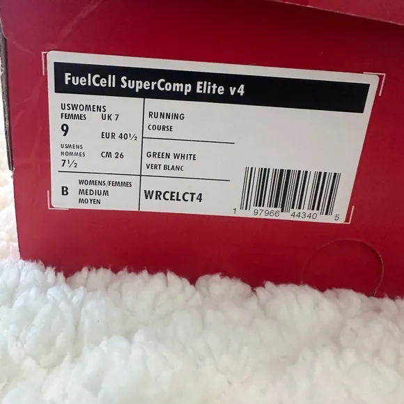 New Balance FuelCell SC (SuperComp) Elite v4- NWT!  Size 9W in Cyber Jade/White