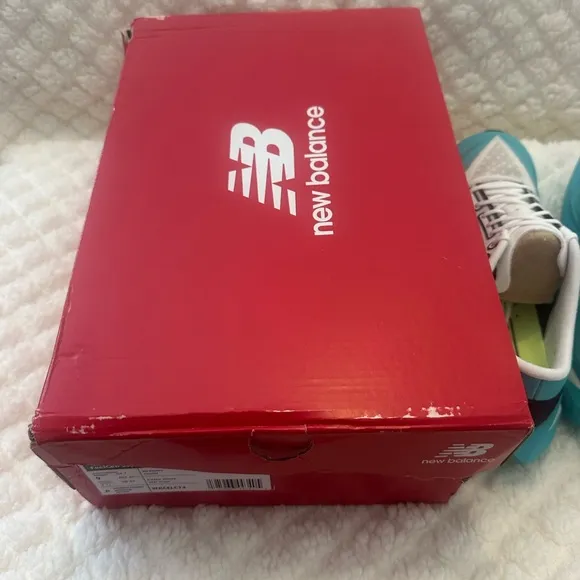 New Balance FuelCell SC (SuperComp) Elite v4- NWT!  Size 9W in Cyber Jade/White