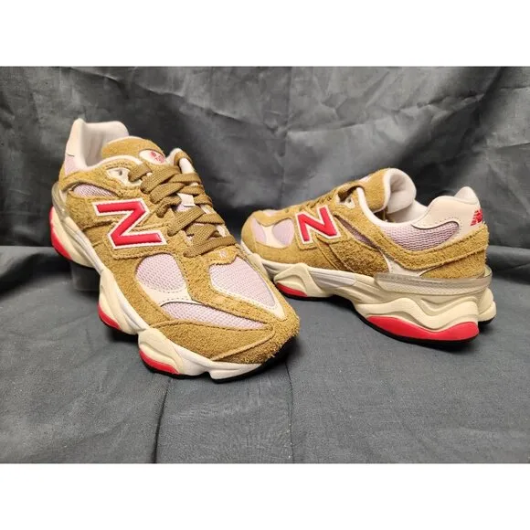 New Balance Girls 9060 Sneakers GC9060VD Beige Pink Size 6 NEW IN BOX!