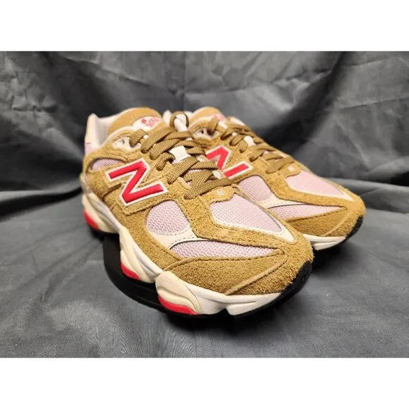 New Balance Girls 9060 Sneakers GC9060VD Beige Pink Size 6 NEW IN BOX!