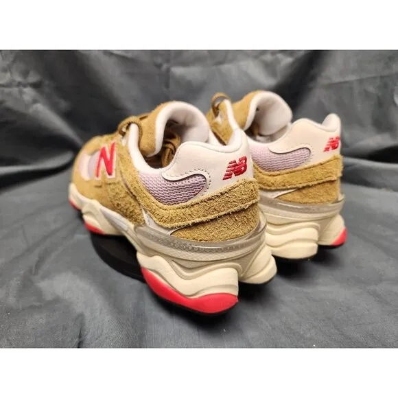 New Balance Girls 9060 Sneakers GC9060VD Beige Pink Size 6 NEW IN BOX!