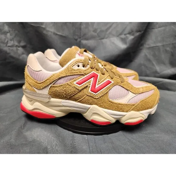 New Balance Girls 9060 Sneakers GC9060VD Beige Pink Size 6 NEW IN BOX!