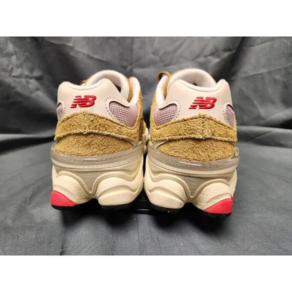 New Balance Girls 9060 Sneakers GC9060VD Beige Pink Size 6 NEW IN BOX!