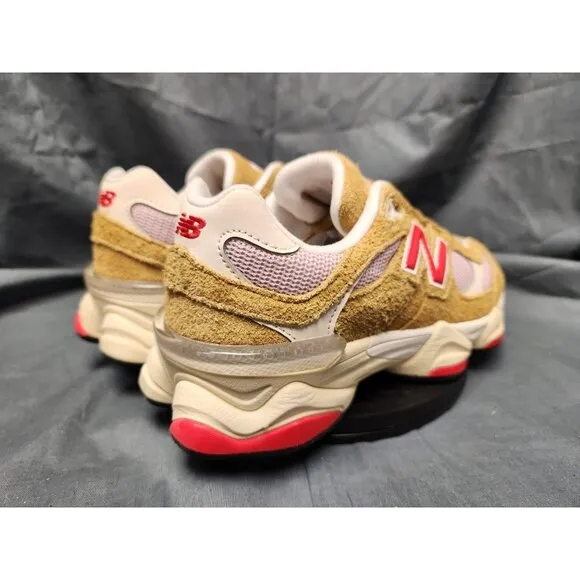 New Balance Girls 9060 Sneakers GC9060VD Beige Pink Size 6 NEW IN BOX!