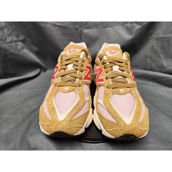 New Balance Girls 9060 Sneakers GC9060VD Beige Pink Size 6 NEW IN BOX!