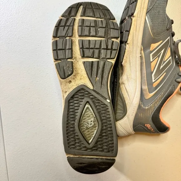 New Balance Gray Athletic Shoes with Sleek Design