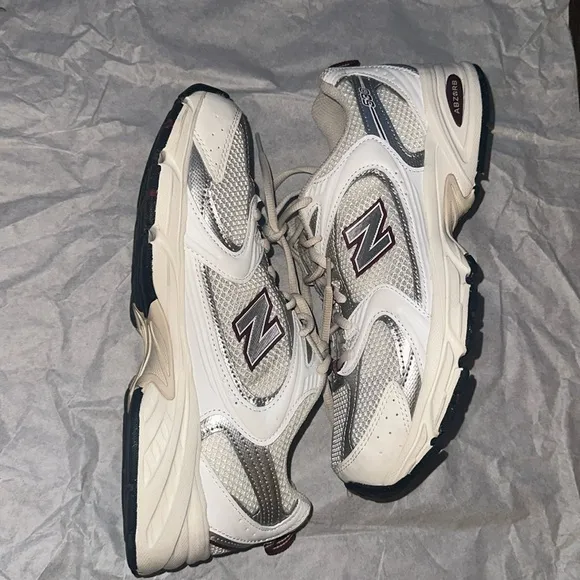 New balance sea salt with white and mercury red running shoes