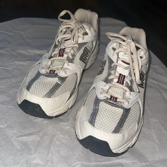 New balance sea salt with white and mercury red running shoes