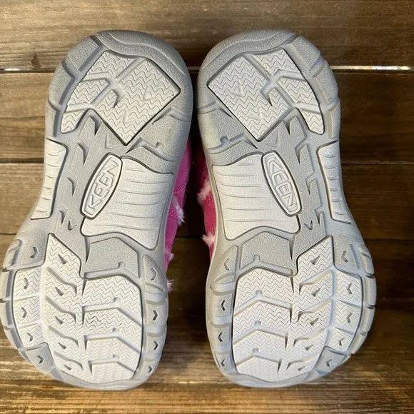 New Big Kids Keen Newport Pink Suede Fur Trimmed Outdoor Shoes Size 5 Y
