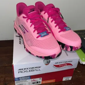 New Box Pink Cancer Men’s Skechers Viper Court Pro Size 10 1/2 10.5 Pickleball