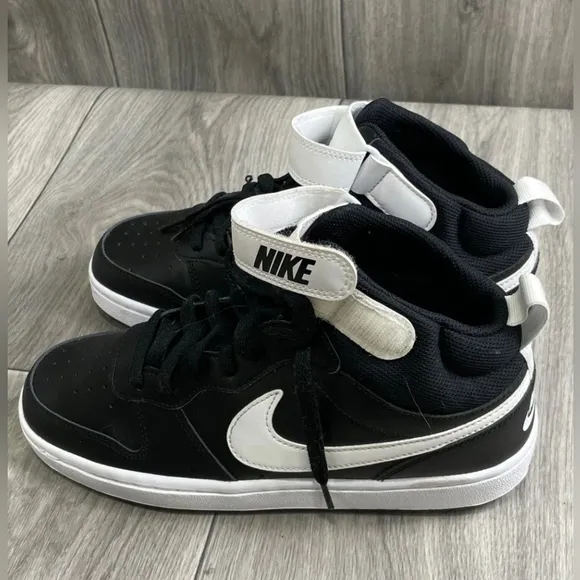 NEW Nike Court Borough High-Top Sneakers Black White Men Size 7 Women 8.5 Unisex