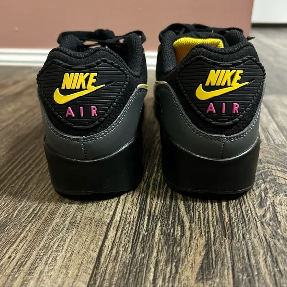 NEW Nike Men's Sz 6.5 Air Max 90 Gore-Tex GTX Black Tour Yellow Khaki DJ9779 001