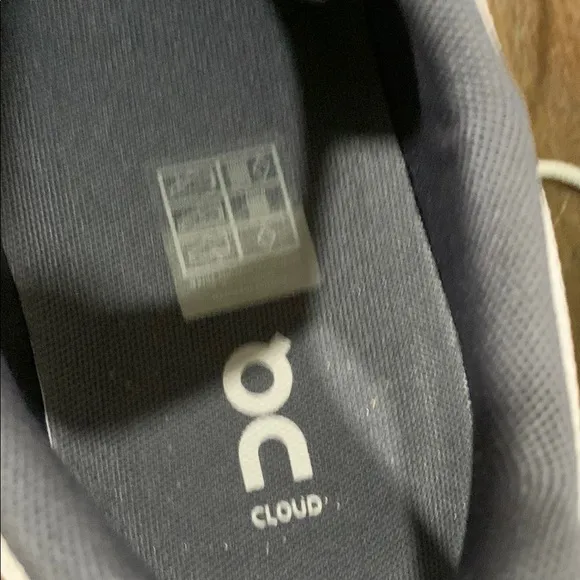 🔥NEW 🔥ON CLOUD 6 Running Gray Athletic Shoes Sleek Design