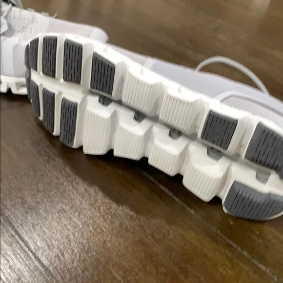🔥NEW 🔥ON CLOUD 6 Running Gray Athletic Shoes Sleek Design