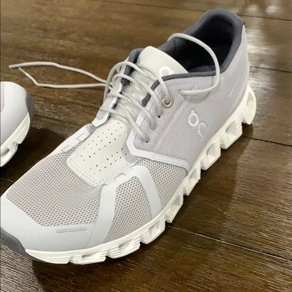 🔥NEW 🔥ON CLOUD 6 Running Gray Athletic Shoes Sleek Design
