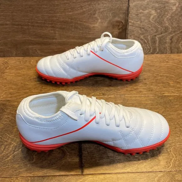 NEW Umbro Medusae III Club TF JNR Soccer Turf Shoes/Cleats Youth Boy's Size 5Y