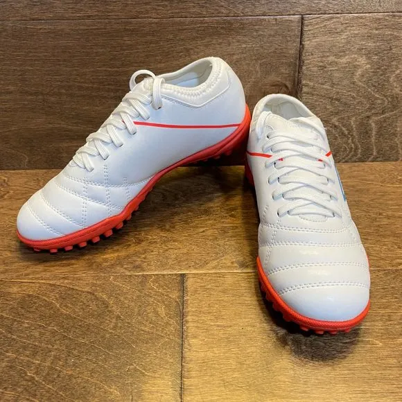 NEW Umbro Medusae III Club TF JNR Soccer Turf Shoes/Cleats Youth Boy's Size 5Y