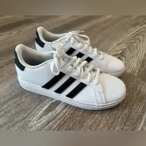 NEW with tags,Adidas Grand Court Shoes, Kids size 5.5, equals a women’s 7-7.5