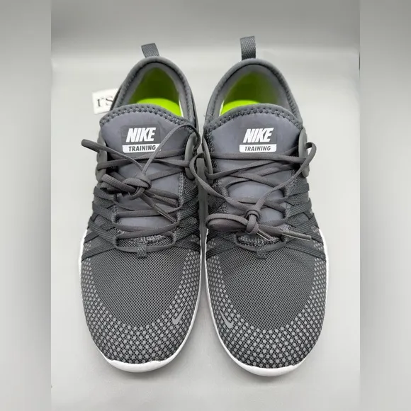 NEW- Women’s Grey White/ Nike Free Tr7 Training Shoes/ Womens Size 7.5 - NIB