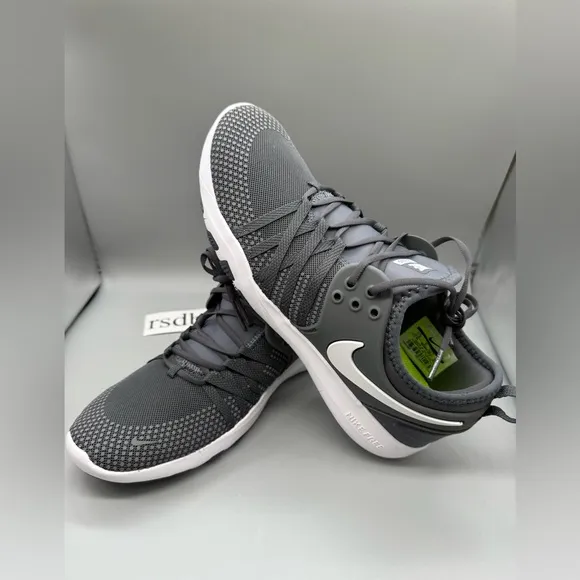 NEW- Women’s Grey White/ Nike Free Tr7 Training Shoes/ Womens Size 7.5 - NIB