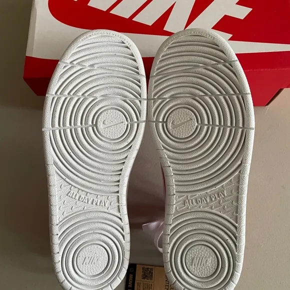 NIB NIKE Court Borough Low Recraft Sneakers Athletic Shoes 5Y