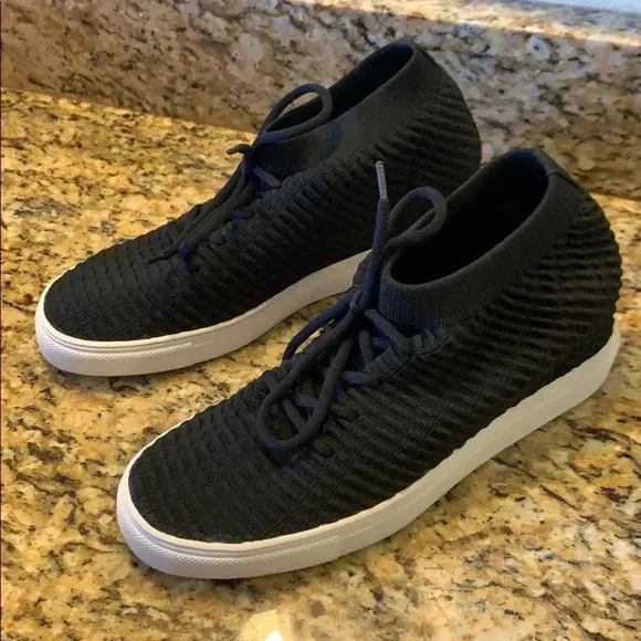 NIB Steven Madden 7.5 Hidden Wedge Shoes