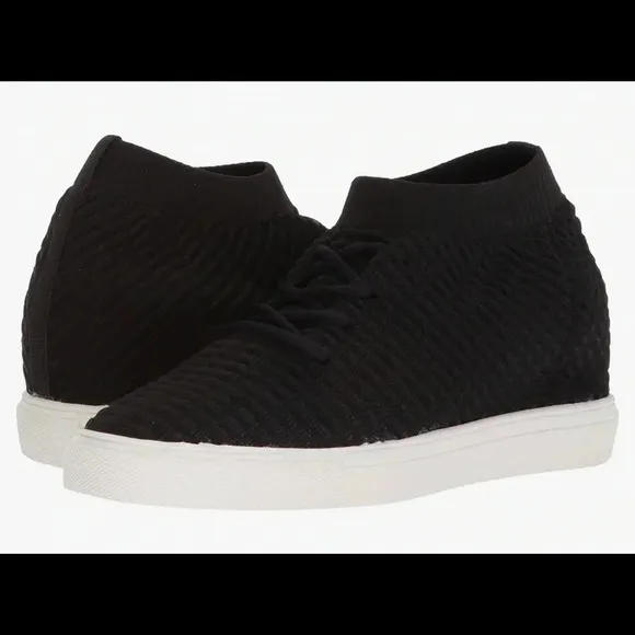 NIB Steven Madden 7.5 Hidden Wedge Shoes