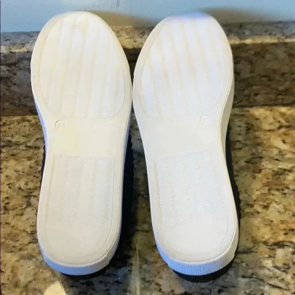 NIB Steven Madden 7.5 Hidden Wedge Shoes