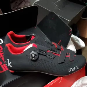 Nib Sz 42 and 46 FUZIK Men's Black Cycling Shoes