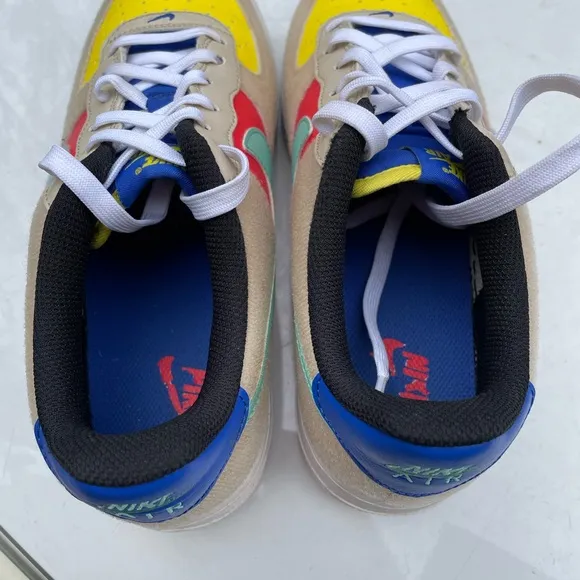 Nike Air Force 1 LV8 1 Shoes Size 7 Y or Woman’s 8.5