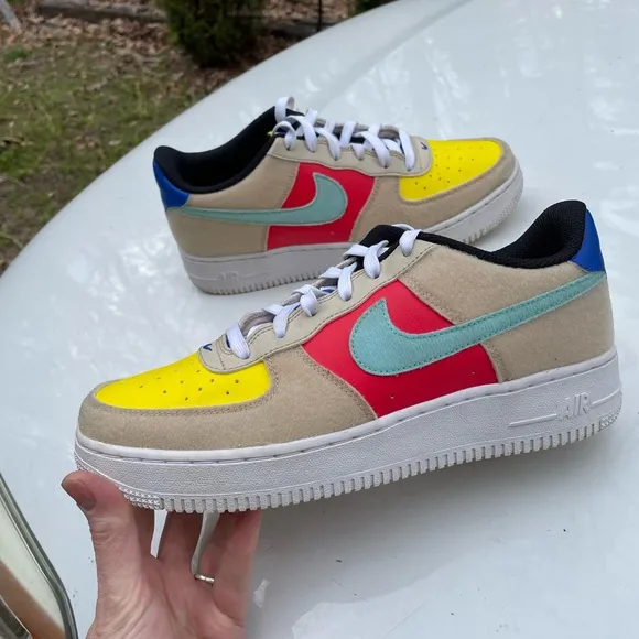 Nike Air Force 1 LV8 1 Shoes Size 7 Y or Woman’s 8.5