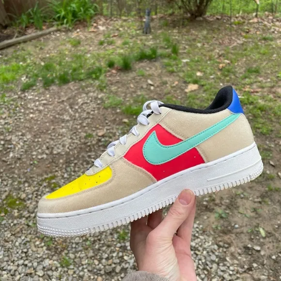 Nike Air Force 1 LV8 1 Shoes Size 7 Y or Woman’s 8.5