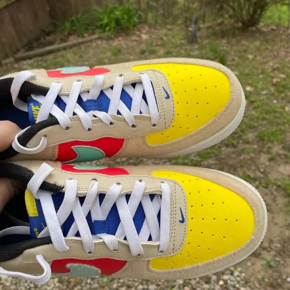 Nike Air Force 1 LV8 1 Shoes Size 7 Y or Woman’s 8.5