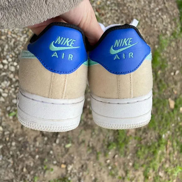 Nike Air Force 1 LV8 1 Shoes Size 7 Y or Woman’s 8.5