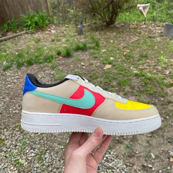 Nike Air Force 1 LV8 1 Shoes Size 7 Y or Woman’s 8.5