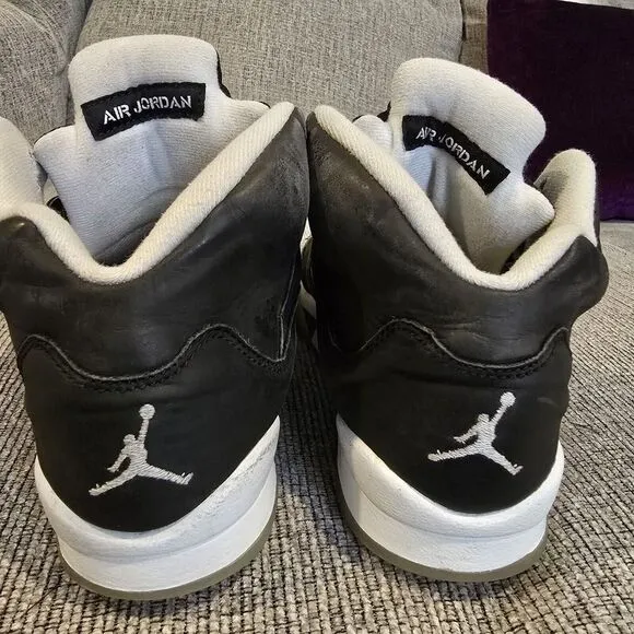 Nike Air Jordan 5 Retro Moonlight Oreo Shoes Black White Size 7Y.