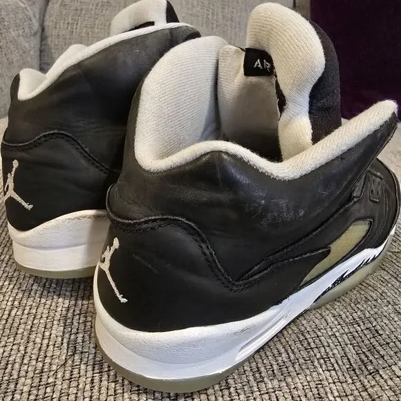 Nike Air Jordan 5 Retro Moonlight Oreo Shoes Black White Size 7Y.