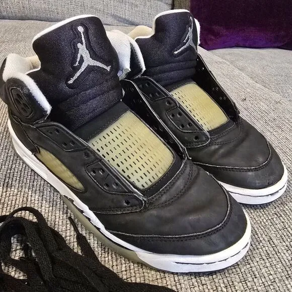 Nike Air Jordan 5 Retro Moonlight Oreo Shoes Black White Size 7Y.
