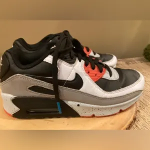 NIKE AIR MAX 90 WHITE/BLCK-TURF ORANGE US MEN SZ-6