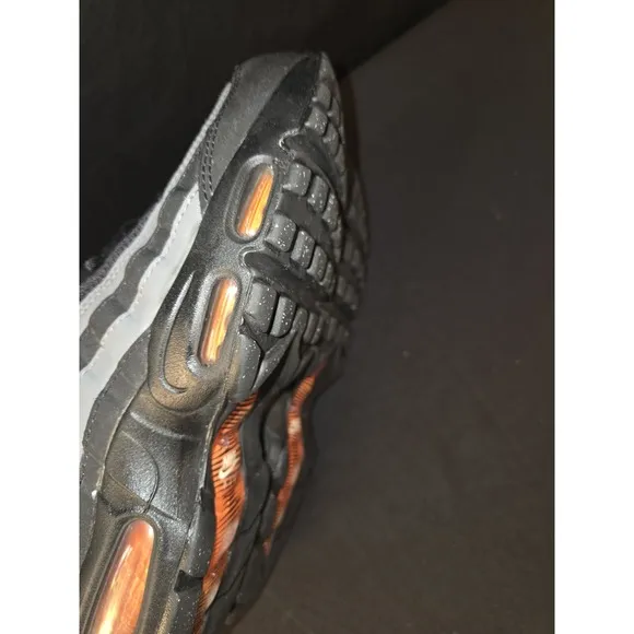 NIKE AIR MAX 95 BLACK-SAFETY ORANGE-IRON GREY SZ 8 [DX2657-001]