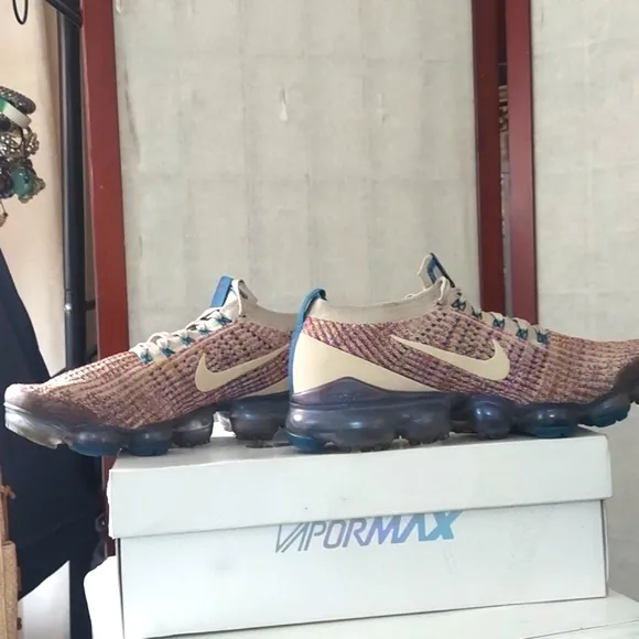 Nike Air VaporMax Flyknit 3 Running Shoes Multi-Color AJ6910-007 Women’s Sz 9.5