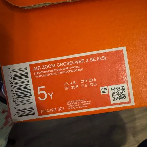 NIKE Air Zoom Crossover 2 SE - Kids Size 5 (basketball shoes)